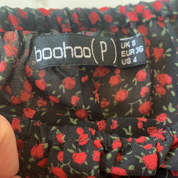 Boohoo Petite Rose Print Bardot Top - Picture 2 of 7